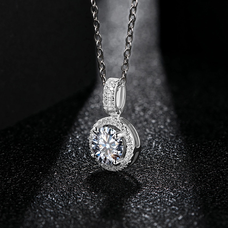 1CT Pendant Necklace with Moissanite Gemstone