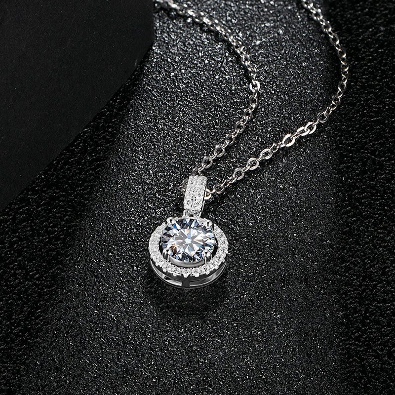 1CT Pendant Necklace with Moissanite Gemstone