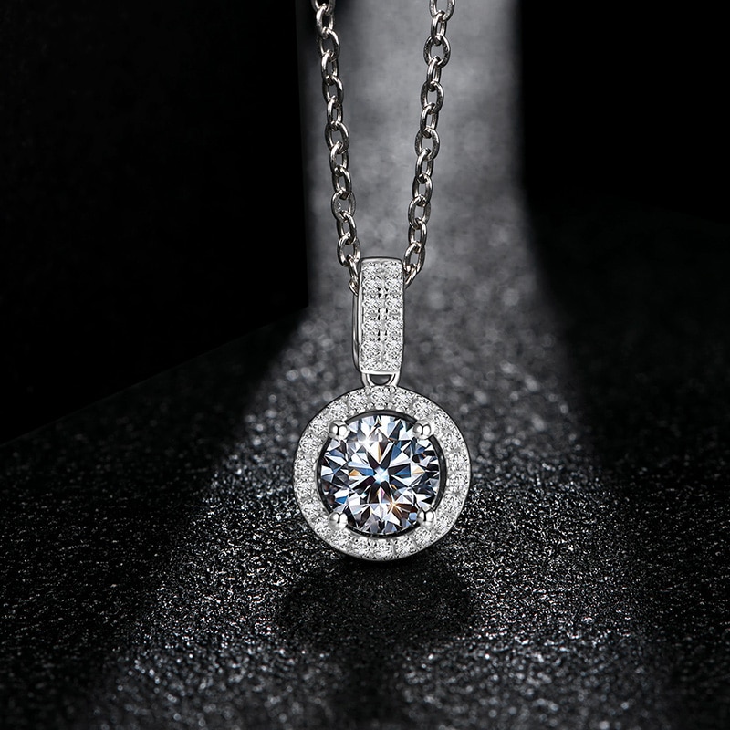 1CT Pendant Necklace with Moissanite Gemstone